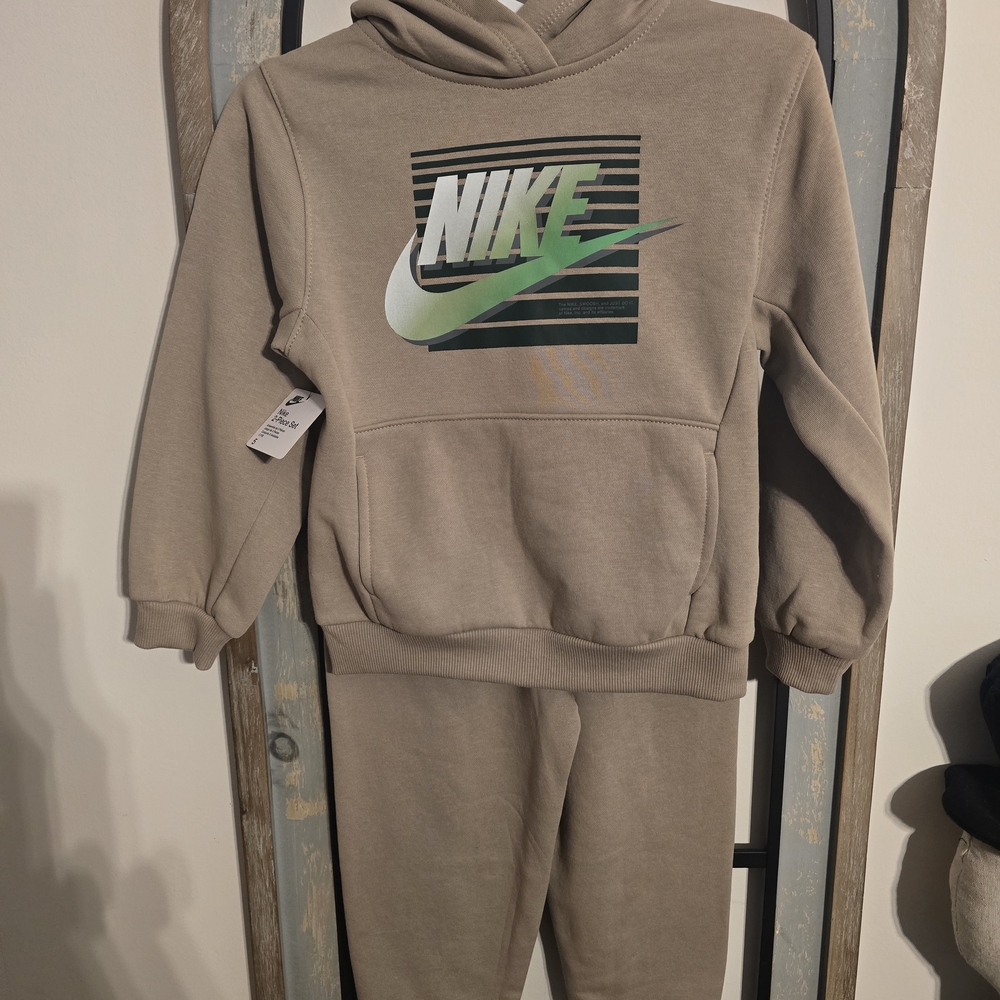 Nike Kids Matching Set in Tan with Green Logo